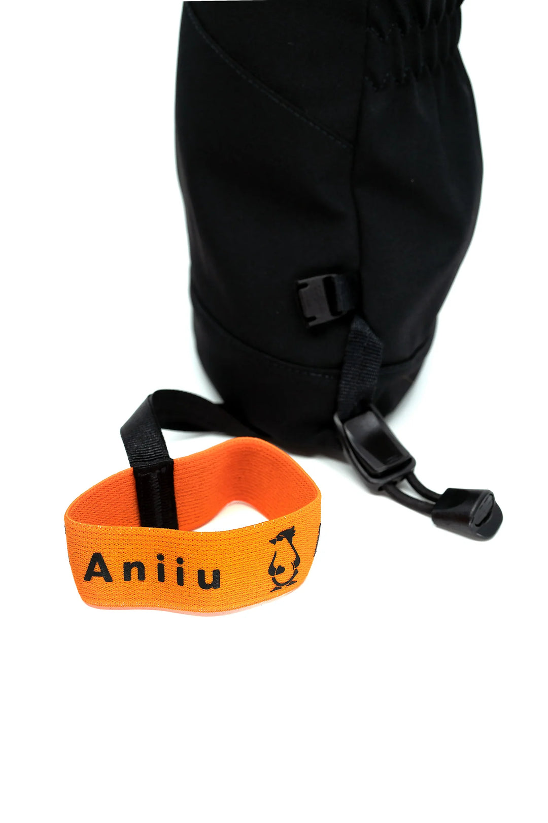 Aniiu Viinson Glove closeup picture of removable Aniiu Wrist Strap